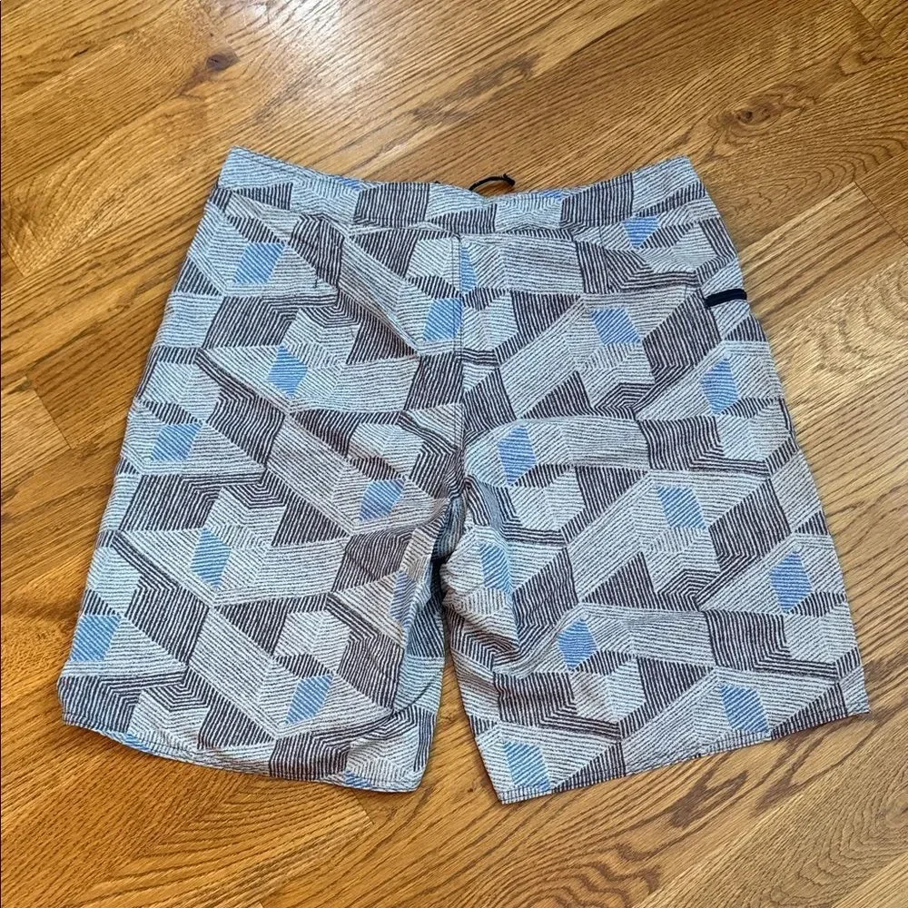 Patagonia Men’s Board Shorts – Geometric Print, Quick-Dry Size 34 – Zip Pocket